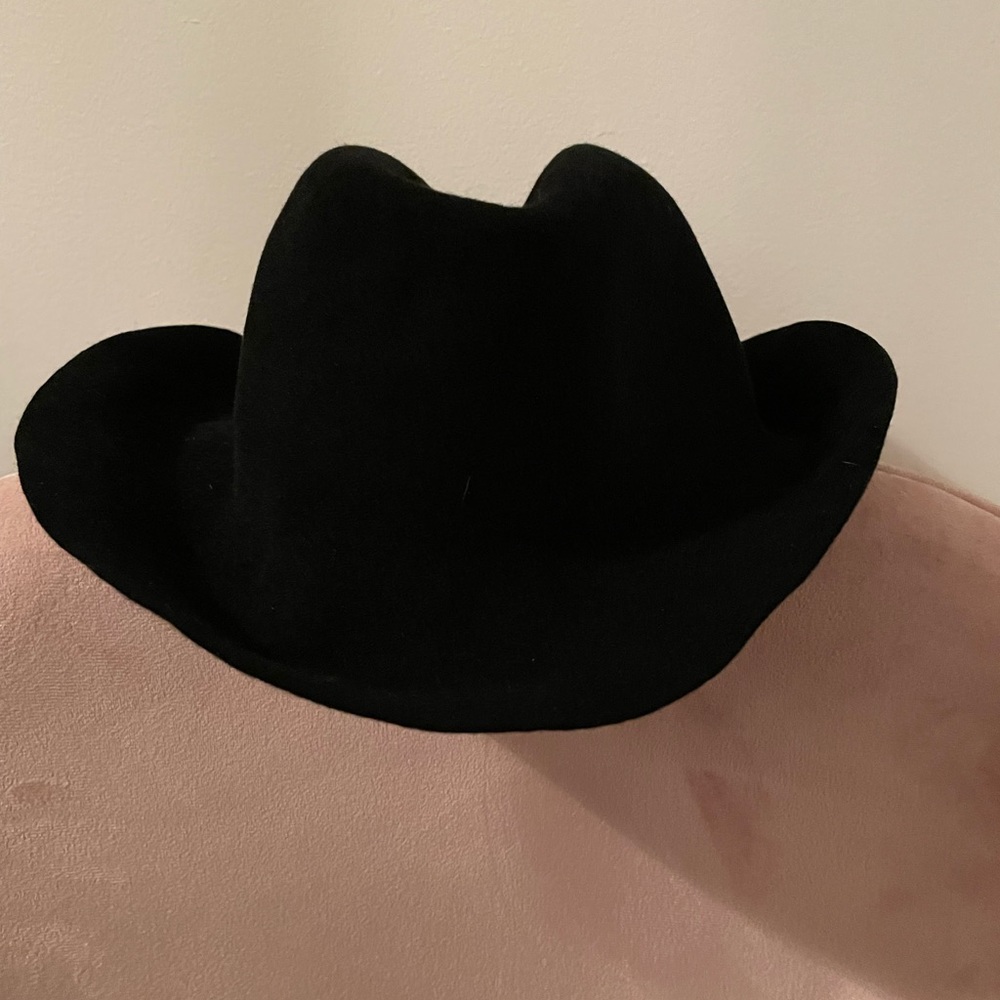 Saint Laurent hat 🎩 Rive gauche